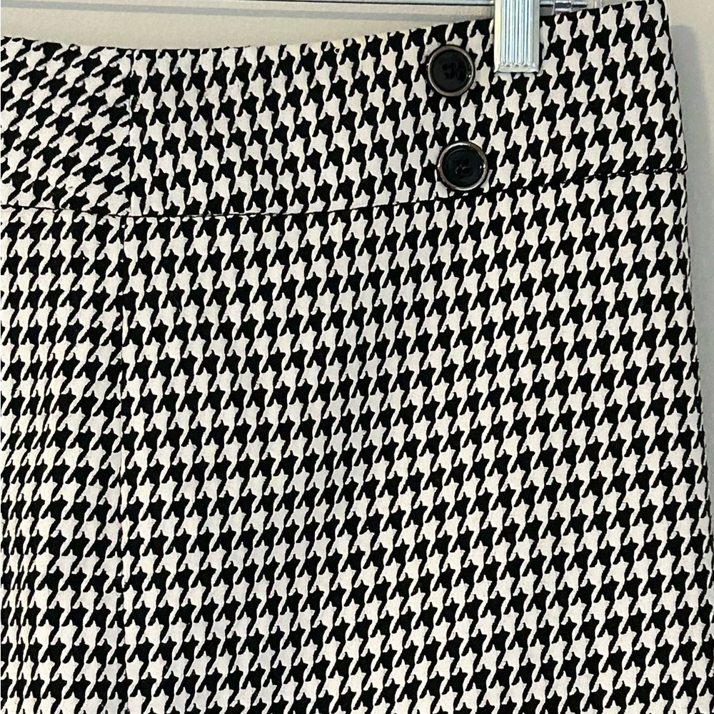 Chic Black & White Houndstooth Mini Skirt with Button Detail – Size XS